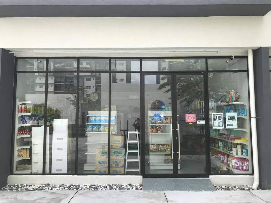 Ss Condostay Residensi Lili, Nilai Nearby Klia, Usim - Infinity Pool, Wifi, Smart Tv 外观 照片